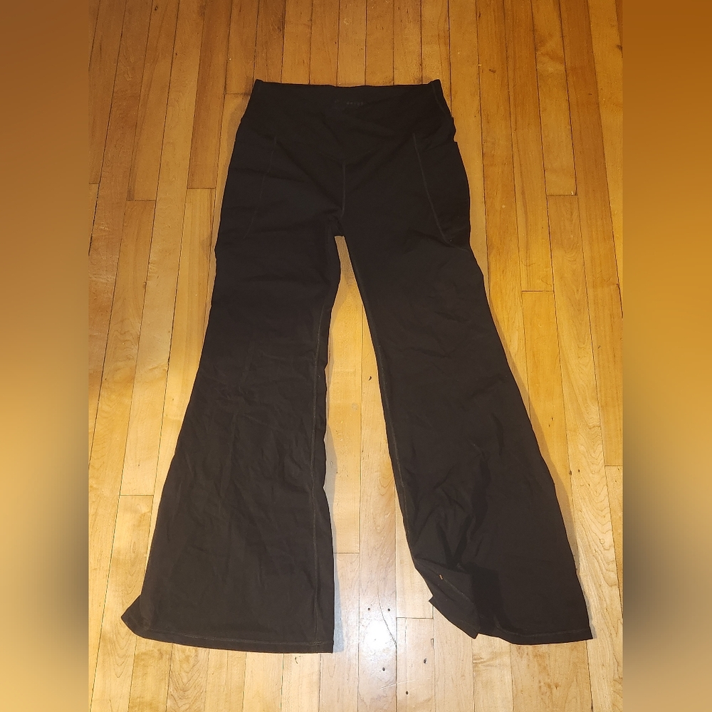 Cross cross yoga pants